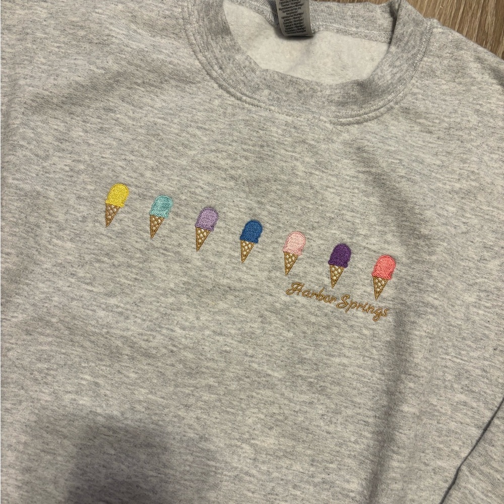 Gildan Women’s Ice Cream Cone Sweatshirt - Gray